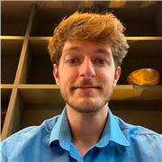 Actuellement en Master de Mathématiques à Paris Saclay, je propose des cours particuliers aux alentours de Versailles/le Vesinet